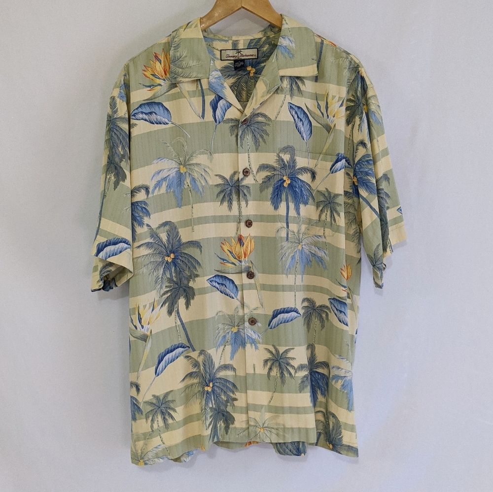 Tommy Bahama 100% Silk Hawaiian Relax Fit Shirt